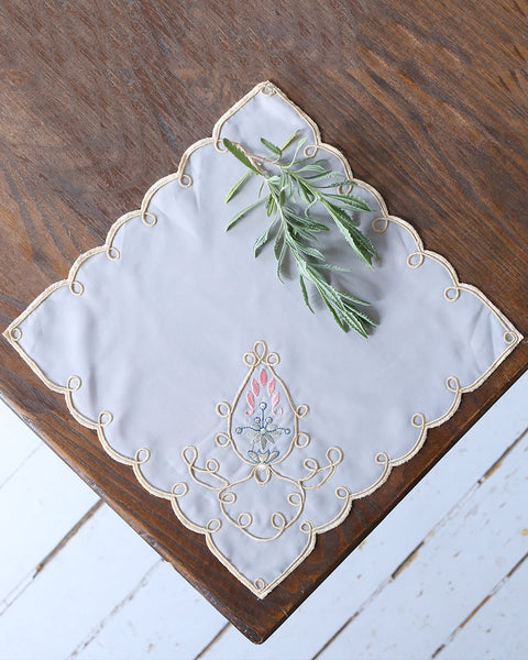 Μπομπονιέρα Κέντημα Ροζ Άνθη Arabesque Bo Maison 30x30cm