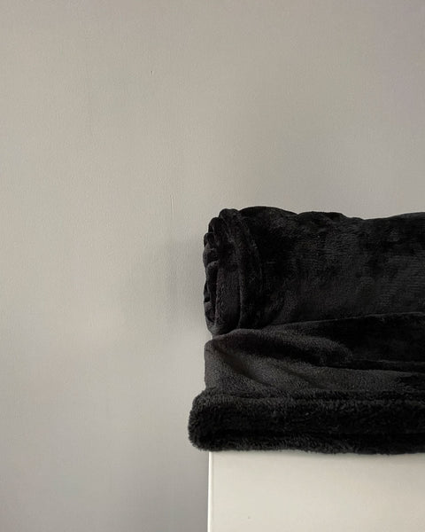 Βελουτέ Κουβέρτα Fleece Μετρίου Πάχους Arctic-Μαύρο-Καναπέ