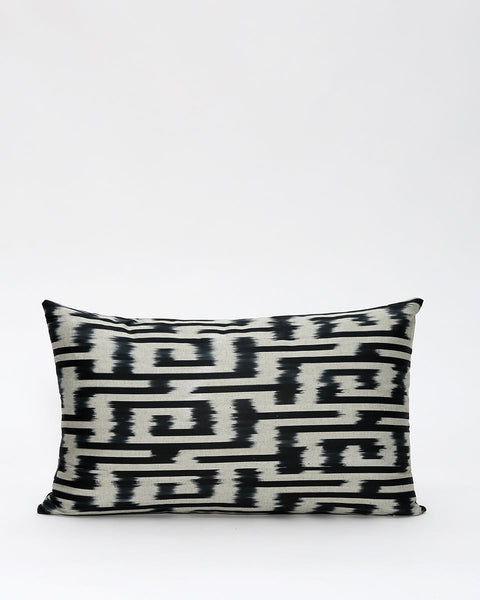 Διακοσμητική Μαξιλαροθήκη Αργαλειού Boho Ikat-Μαύρο