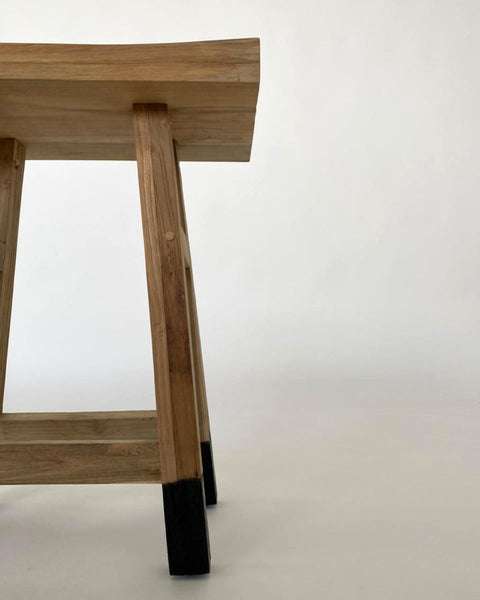 Σκαμπώ Teak με Μαύρα Πόδια New Antik 42x25x54cm